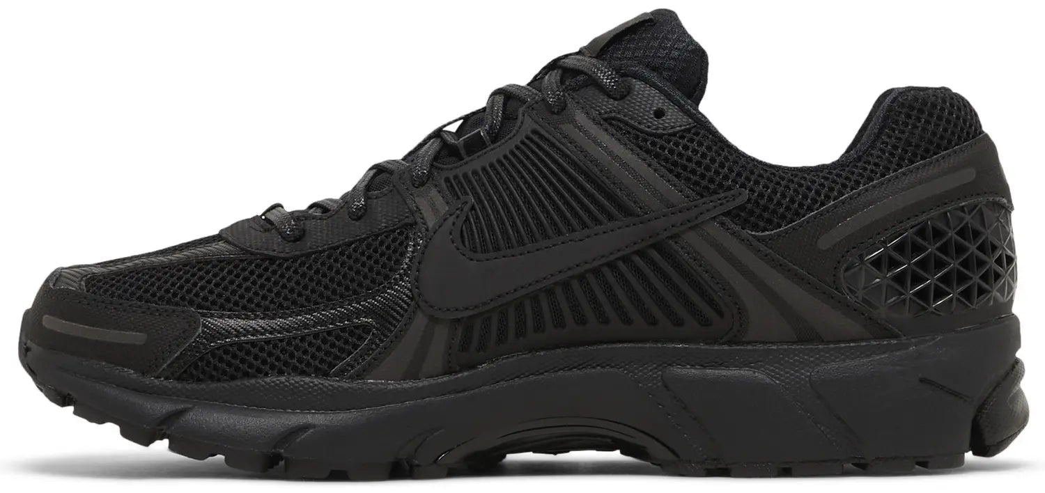 Air Zoom Vomero 5 'Triple Black'