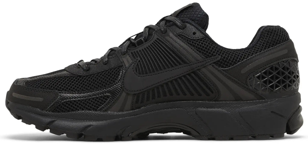Air Zoom Vomero 5 'Triple Black'