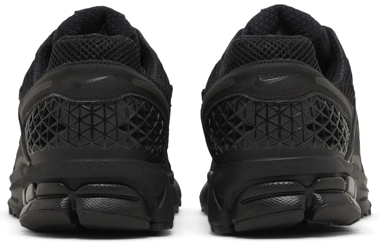 Air Zoom Vomero 5 'Triple Black'