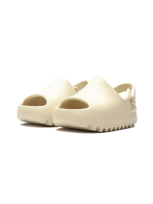Kids Yeezy ridged slides