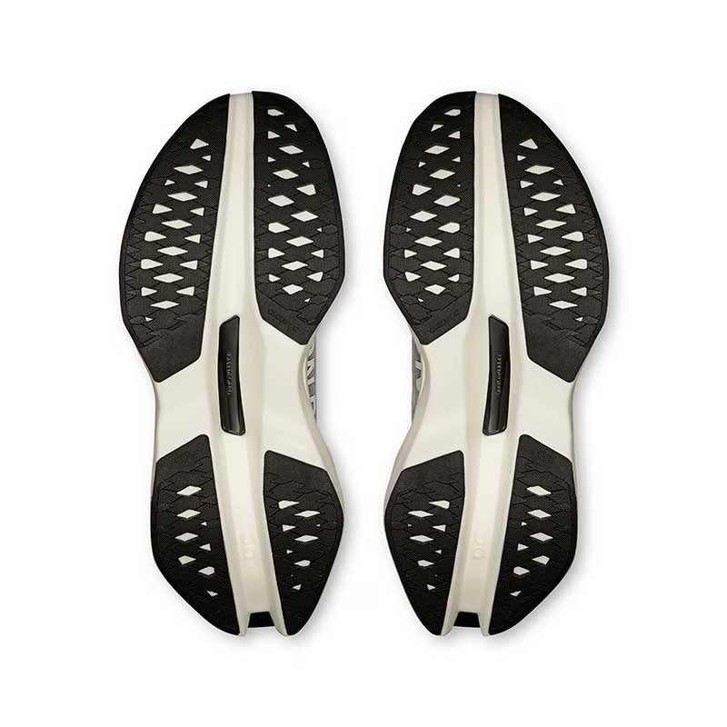 ON Cloudboom Max 'White Black'