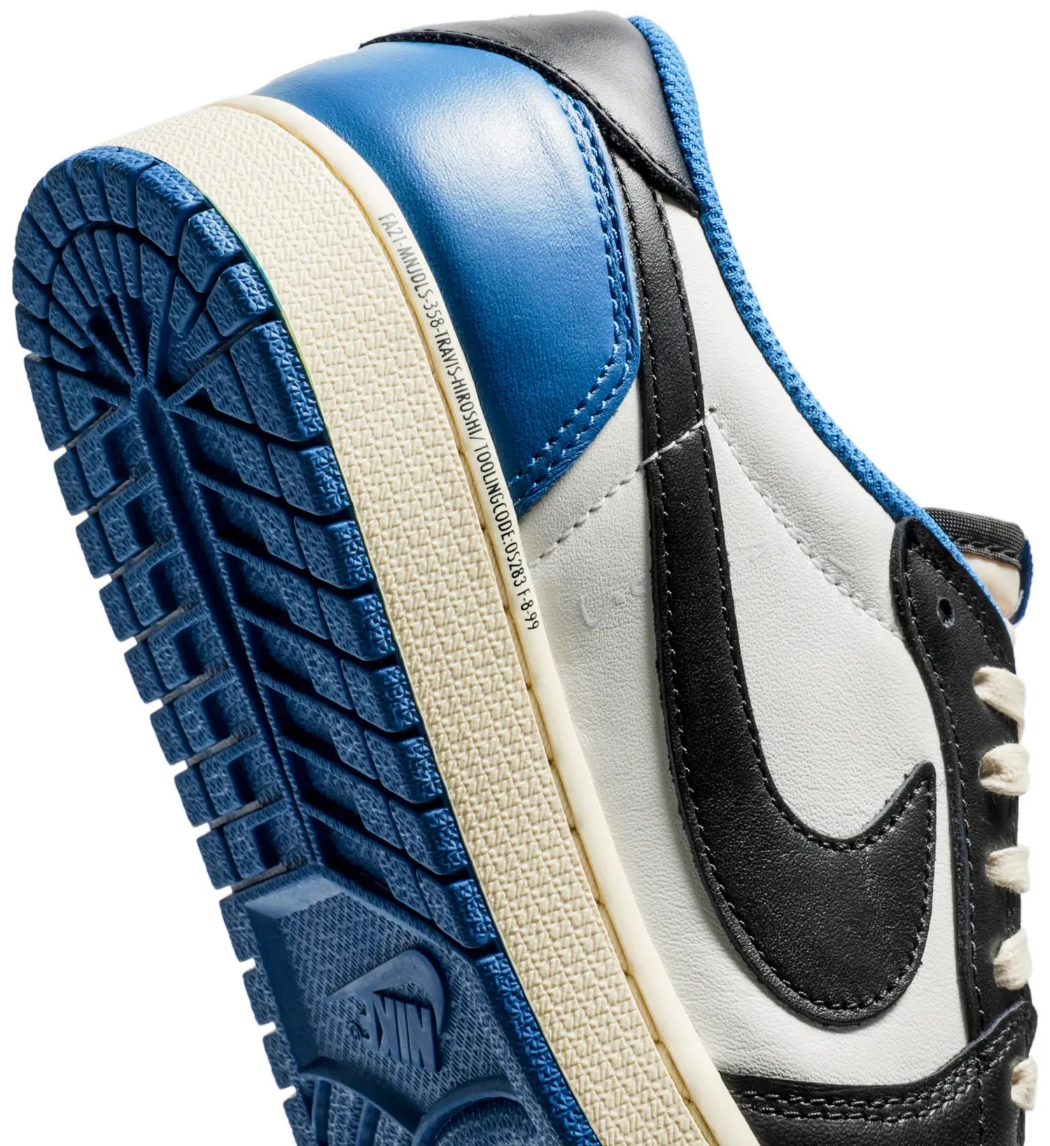 Jordan 1 Retro Low OG SP Fragment x Travis Scott