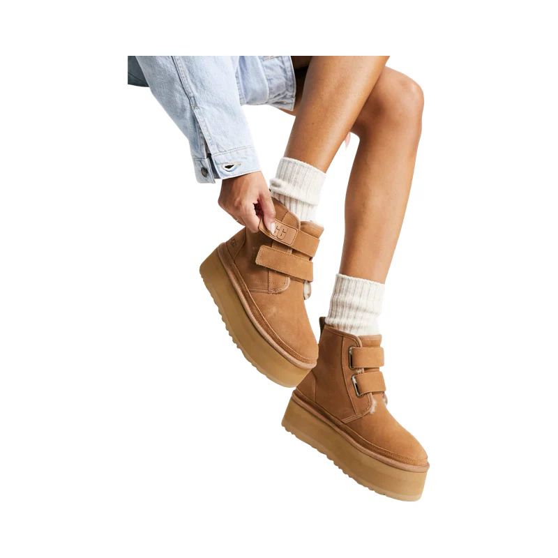 UGG WOMEN'S NEUMEL PLATFORM CHUKKA
