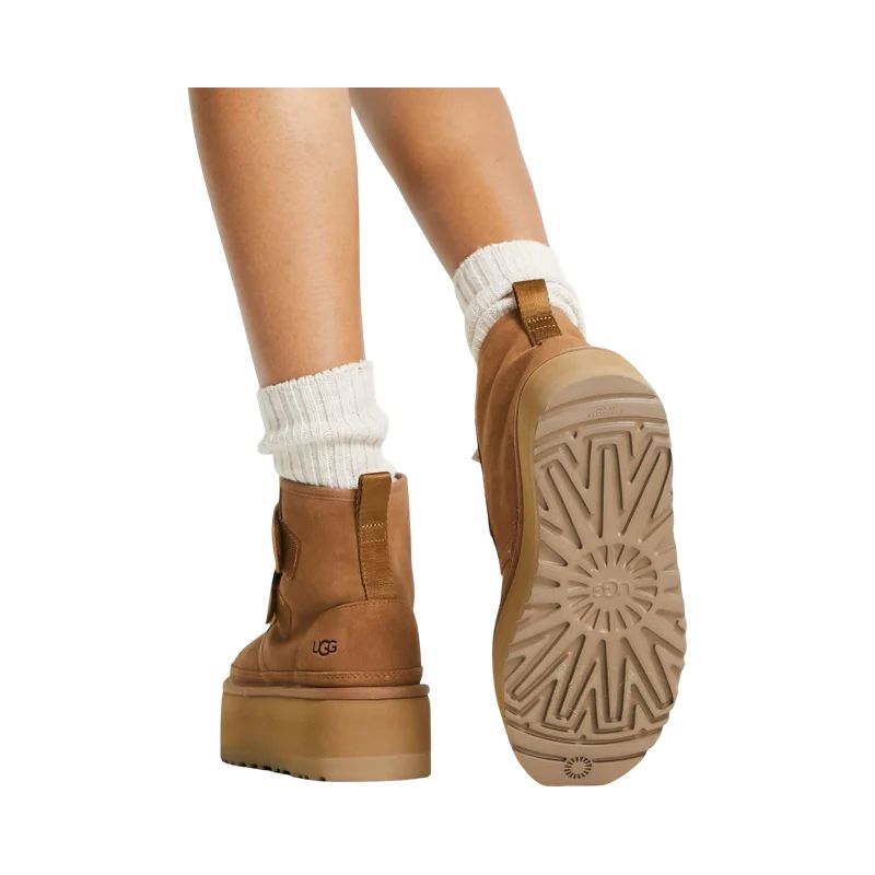 UGG WOMEN'S NEUMEL PLATFORM CHUKKA